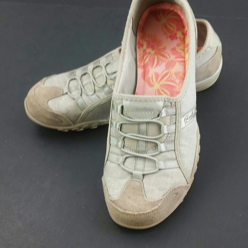 Skechers Relaxed Fit Breathe Easy Womens 9.5